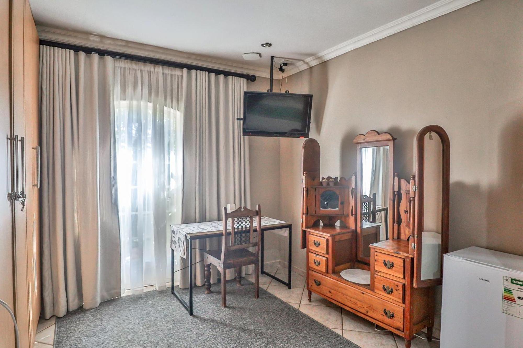 Sunset Ridge Guest House Рустенбург Екстериор снимка